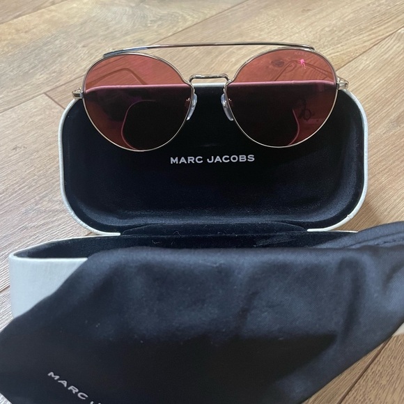 Authentic 
Marc Jacobs Pink Round Sunglasses with Metallic Frame main image 6